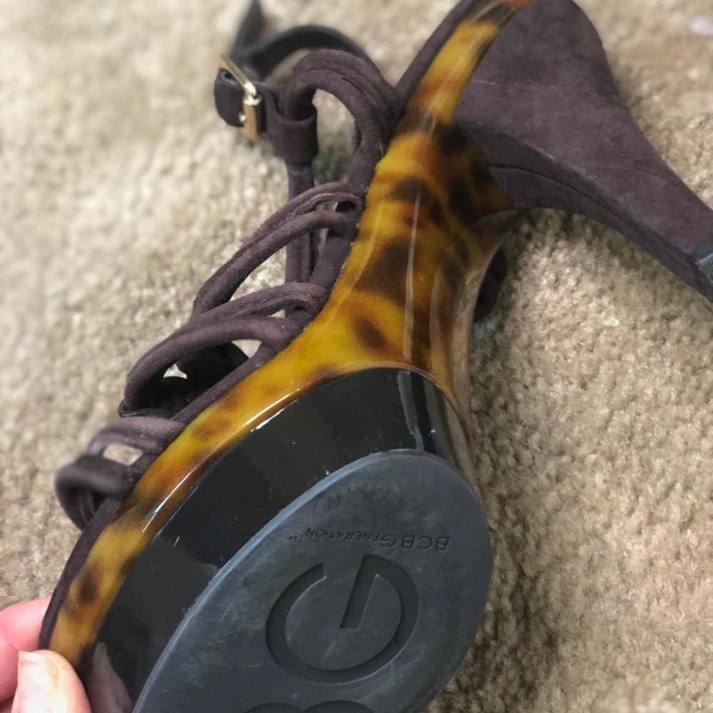 Shoes - Picture 3 of 8